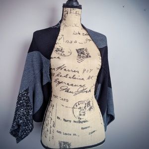 2B by bebe short cocoon cardigan